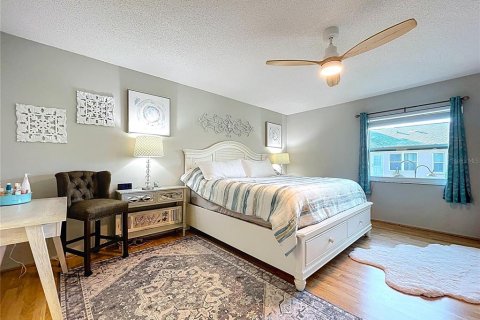 Condo in New Port Richey, Florida, 2 bedrooms  № 1918479 - photo 30