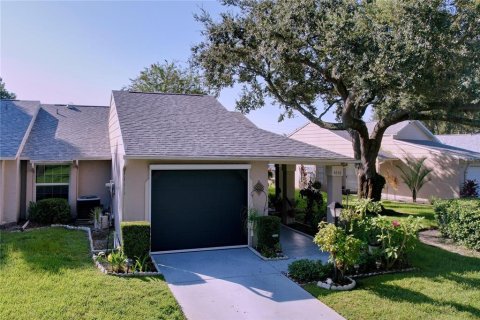 Condo in New Port Richey, Florida, 2 bedrooms  № 1918479 - photo 2