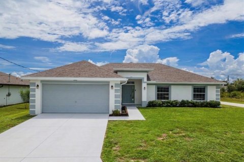 Villa ou maison à Lehigh Acres, Floride 4 chambres, 163.23 m2 № 2358436
