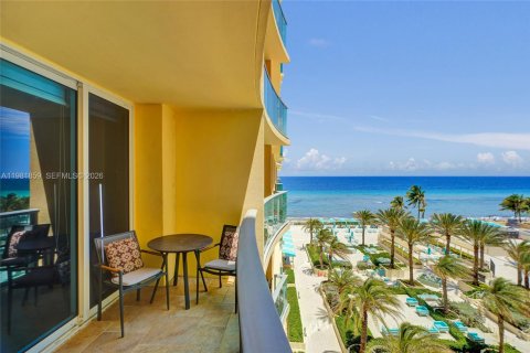Condo in Hollywood, Florida, 1 bedroom № 2175258