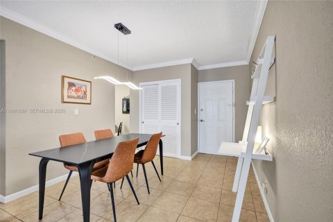 Condo in Hollywood, Florida, 1 bedroom № 2175258 - photo 8
