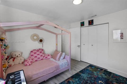 House in Miami, Florida 3 bedrooms, 103.68 sq.m. № 2384895 - photo 23