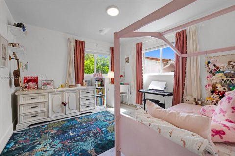 House in Miami, Florida 3 bedrooms, 103.68 sq.m. № 2384895 - photo 20