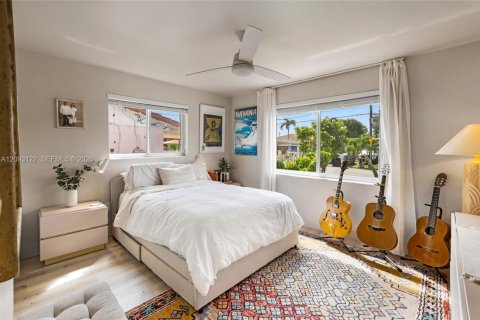 House in Miami, Florida 3 bedrooms, 103.68 sq.m. № 2384895 - photo 15
