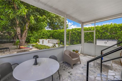 House in Miami, Florida 3 bedrooms, 103.68 sq.m. № 2384895 - photo 29