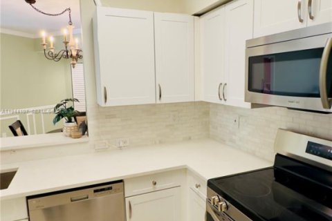 Condominio en venta en Sunny Isles Beach, Florida, 2 dormitorios, 95.13 m2 № 2000886 - foto 10