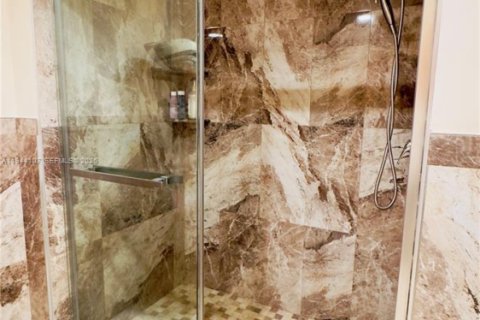 Condominio en venta en Sunny Isles Beach, Florida, 2 dormitorios, 95.13 m2 № 2000886 - foto 30