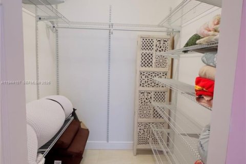 Condominio en venta en Sunny Isles Beach, Florida, 2 dormitorios, 95.13 m2 № 2000886 - foto 25