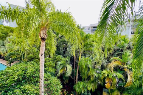 Condominio en Sunny Isles Beach, Florida, 2 dormitorios  № 2000886