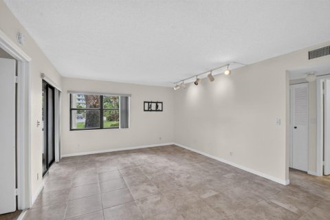Copropriété à louer à Lake Worth, Floride: 2 chambres, 97.45 m2 № 2390090 - photo 8