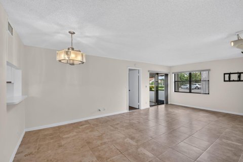 Copropriété à louer à Lake Worth, Floride: 2 chambres, 97.45 m2 № 2390090 - photo 4