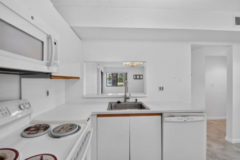 Copropriété à louer à Lake Worth, Floride: 2 chambres, 97.45 m2 № 2390090 - photo 19