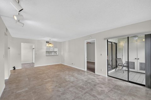 Copropriété à louer à Lake Worth, Floride: 2 chambres, 97.45 m2 № 2390090 - photo 11