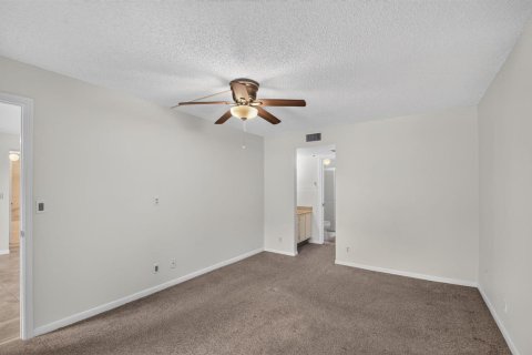 Copropriété à louer à Lake Worth, Floride: 2 chambres, 97.45 m2 № 2390090 - photo 23