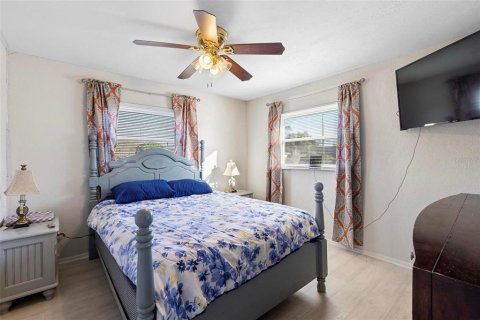 House in Deltona, Florida 3 bedrooms, 140.1 sq.m. № 1568838 - photo 22