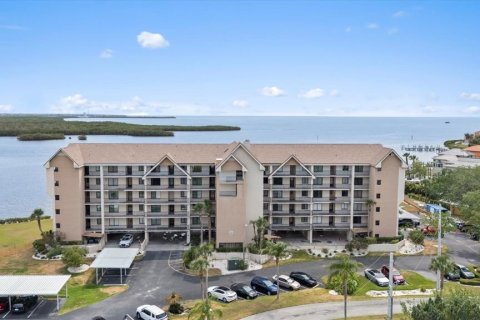 Copropriété à vendre à Port Richey, Floride: 2 chambres, 108.7 m2 № 1681656 - photo 1