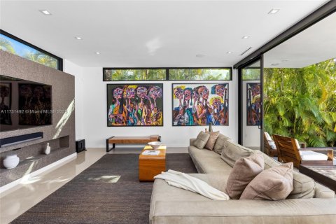 Casa en venta en North Miami Beach, Florida, 6 dormitorios, 490.34 m2 № 1487053 - foto 15