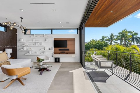 Casa en venta en North Miami Beach, Florida, 6 dormitorios, 490.34 m2 № 1487053 - foto 26
