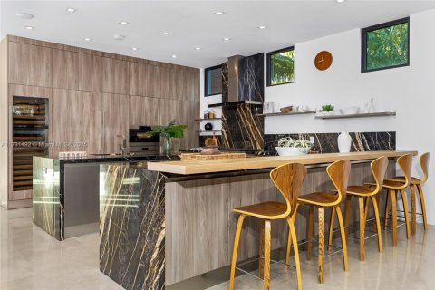Casa en venta en North Miami Beach, Florida, 6 dormitorios, 490.34 m2 № 1487053 - foto 22