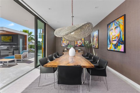Casa en venta en North Miami Beach, Florida, 6 dormitorios, 490.34 m2 № 1487053 - foto 13