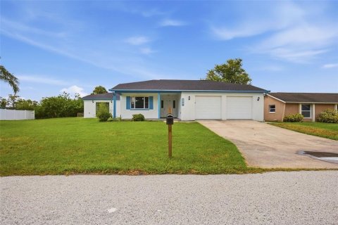 House in Hudson, Florida 4 bedrooms, 223.06 sq.m. № 2318597