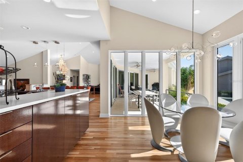 House in Longboat Key, Florida 4 bedrooms, 391.03 sq.m. № 2093234 - photo 30
