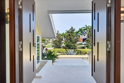 House in Longboat Key, Florida 4 bedrooms, 391.03 sq.m. № 2093234 - photo 11