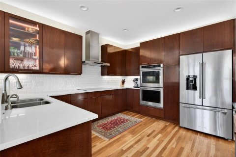 House in Longboat Key, Florida 4 bedrooms, 391.03 sq.m. № 2093234 - photo 25