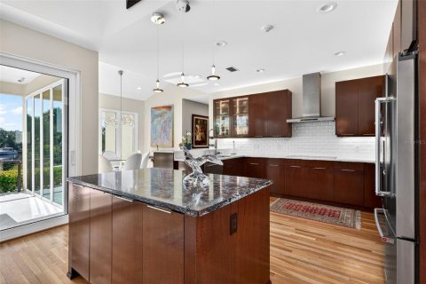 House in Longboat Key, Florida 4 bedrooms, 391.03 sq.m. № 2093234 - photo 23