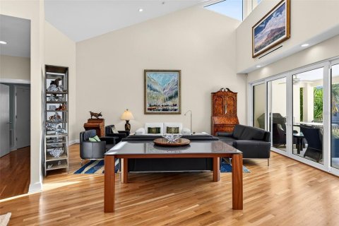 House in Longboat Key, Florida 4 bedrooms, 391.03 sq.m. № 2093234 - photo 18