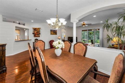 House in Land O' Lakes, Florida 3 bedrooms, 183.3 sq.m. № 1835673 - photo 10