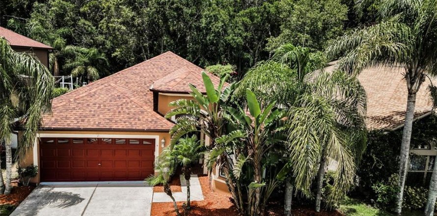 House in Land O' Lakes, Florida 3 bedrooms, 183.3 sq.m. № 1835673