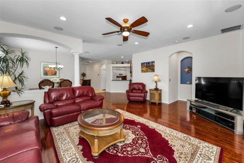 House in Land O' Lakes, Florida 3 bedrooms, 183.3 sq.m. № 1835673 - photo 14
