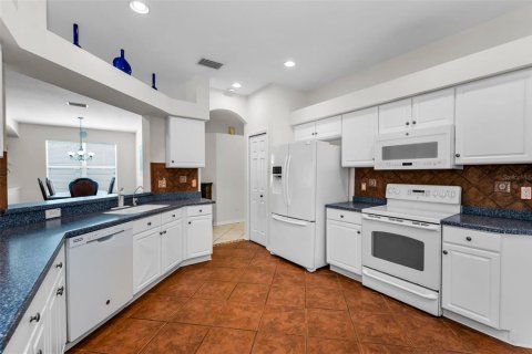 House in Land O' Lakes, Florida 3 bedrooms, 183.3 sq.m. № 1835673 - photo 17