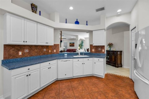 House in Land O' Lakes, Florida 3 bedrooms, 183.3 sq.m. № 1835673 - photo 18