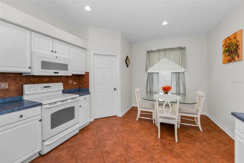 House in Land O' Lakes, Florida 3 bedrooms, 183.3 sq.m. № 1835673 - photo 21