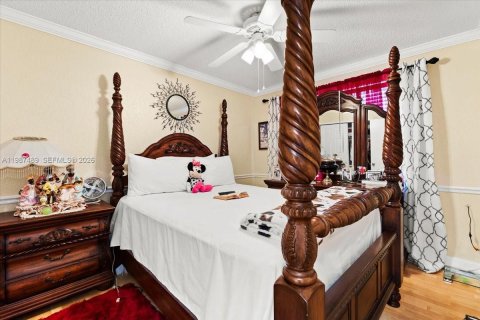 House in Pembroke Pines, Florida 4 bedrooms, 235.04 sq.m. № 2049032 - photo 27