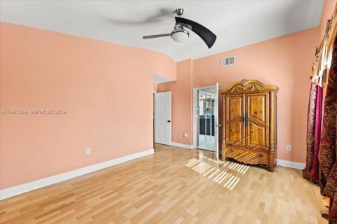 House in Pembroke Pines, Florida 4 bedrooms, 235.04 sq.m. № 2049032 - photo 21