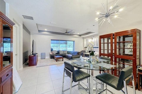 House in Mount Dora, Florida 3 bedrooms, 193.61 sq.m. № 2237857 - photo 5
