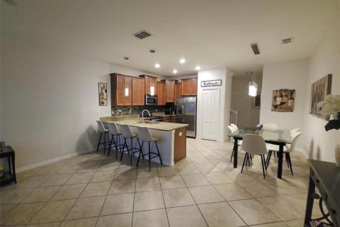 Townhouse in Wesley Chapel, Florida 3 bedrooms, 165.09 sq.m. № 2119188 - photo 8