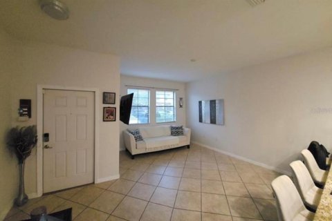 Townhouse in Wesley Chapel, Florida 3 bedrooms, 165.09 sq.m. № 2119188 - photo 10