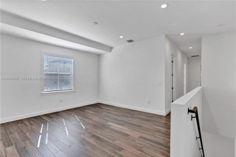 Villa ou maison à louer à Fort Lauderdale, Floride: 4 chambres, 248.98 m2 № 2087883 - photo 14