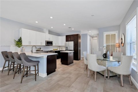 Villa ou maison à louer à Fort Lauderdale, Floride: 4 chambres, 248.98 m2 № 2087883 - photo 9