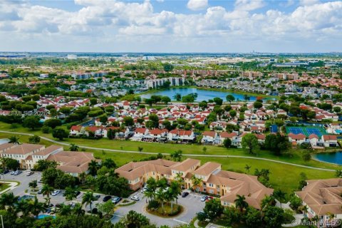 Apartment in Miami, Florida 3 bedrooms, 134.24 sq.m. № 2000942 - photo 2