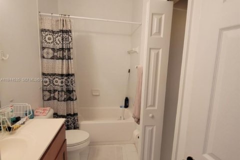 Apartment in Miami, Florida 3 bedrooms, 134.24 sq.m. № 2000942 - photo 16