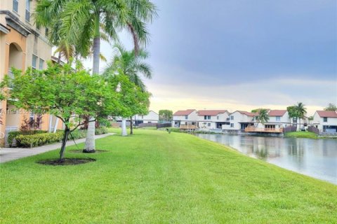 Apartment in Miami, Florida 3 bedrooms, 134.24 sq.m. № 2000942 - photo 24