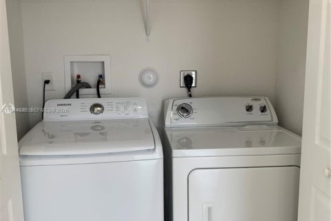 Apartment in Miami, Florida 3 bedrooms, 134.24 sq.m. № 2000942 - photo 25