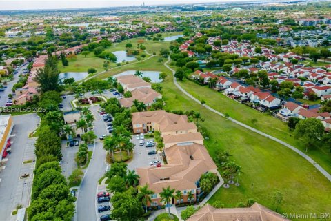 Apartment in Miami, Florida 3 bedrooms, 134.24 sq.m. № 2000942 - photo 3