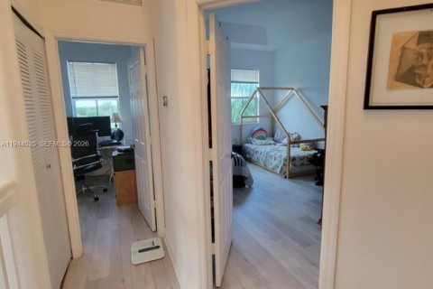 Apartment in Miami, Florida 3 bedrooms, 134.24 sq.m. № 2000942 - photo 15