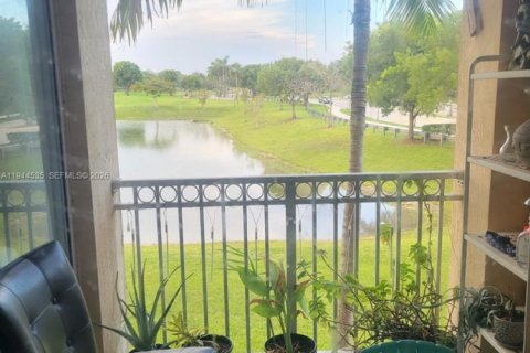 Apartment in Miami, Florida 3 bedrooms, 134.24 sq.m. № 2000942 - photo 6